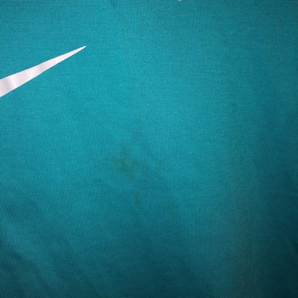 ✨Nike✨ tank - Picture 2 of 3